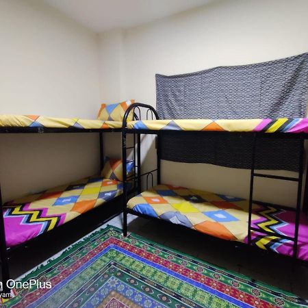 Expo Dxb Hostel Dubai Bagian luar foto