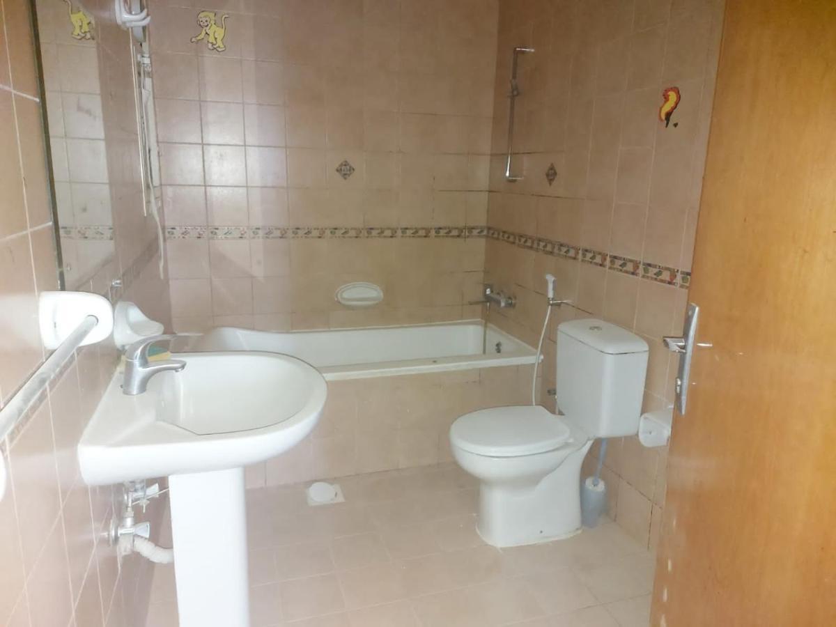 Expo Dxb Hostel Dubai Bagian luar foto