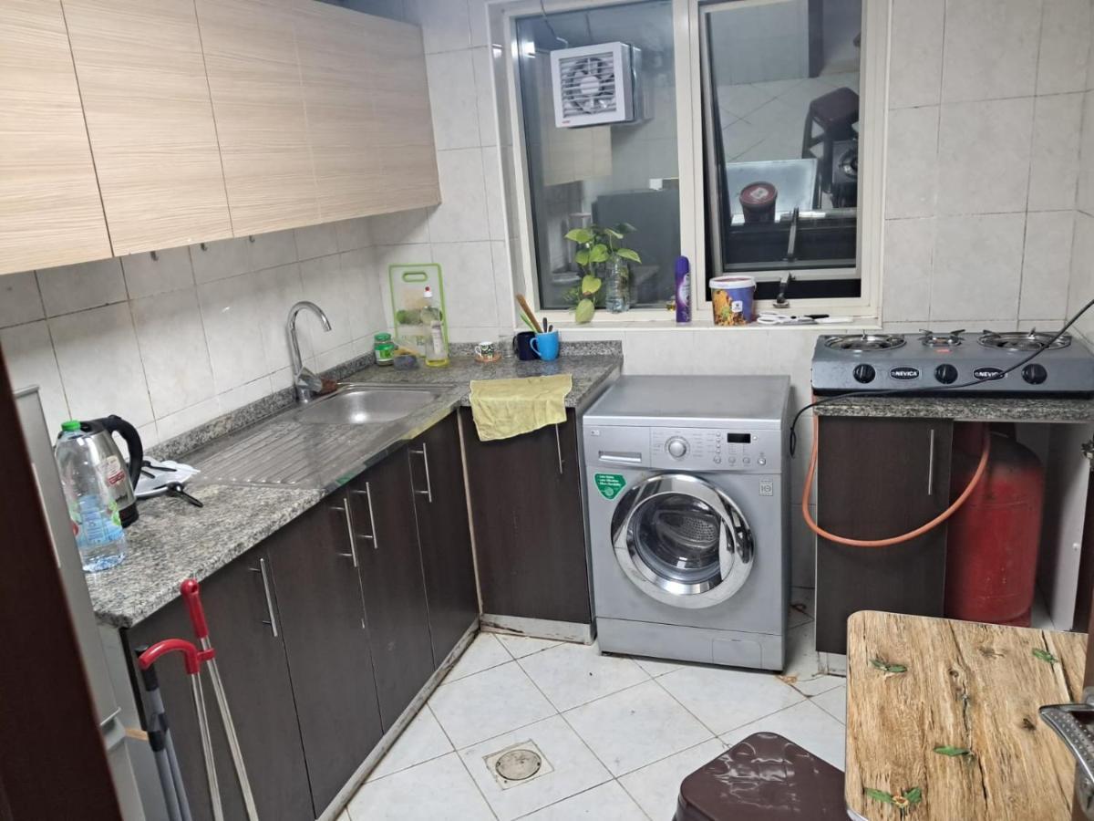 Expo Dxb Hostel Dubai Bagian luar foto